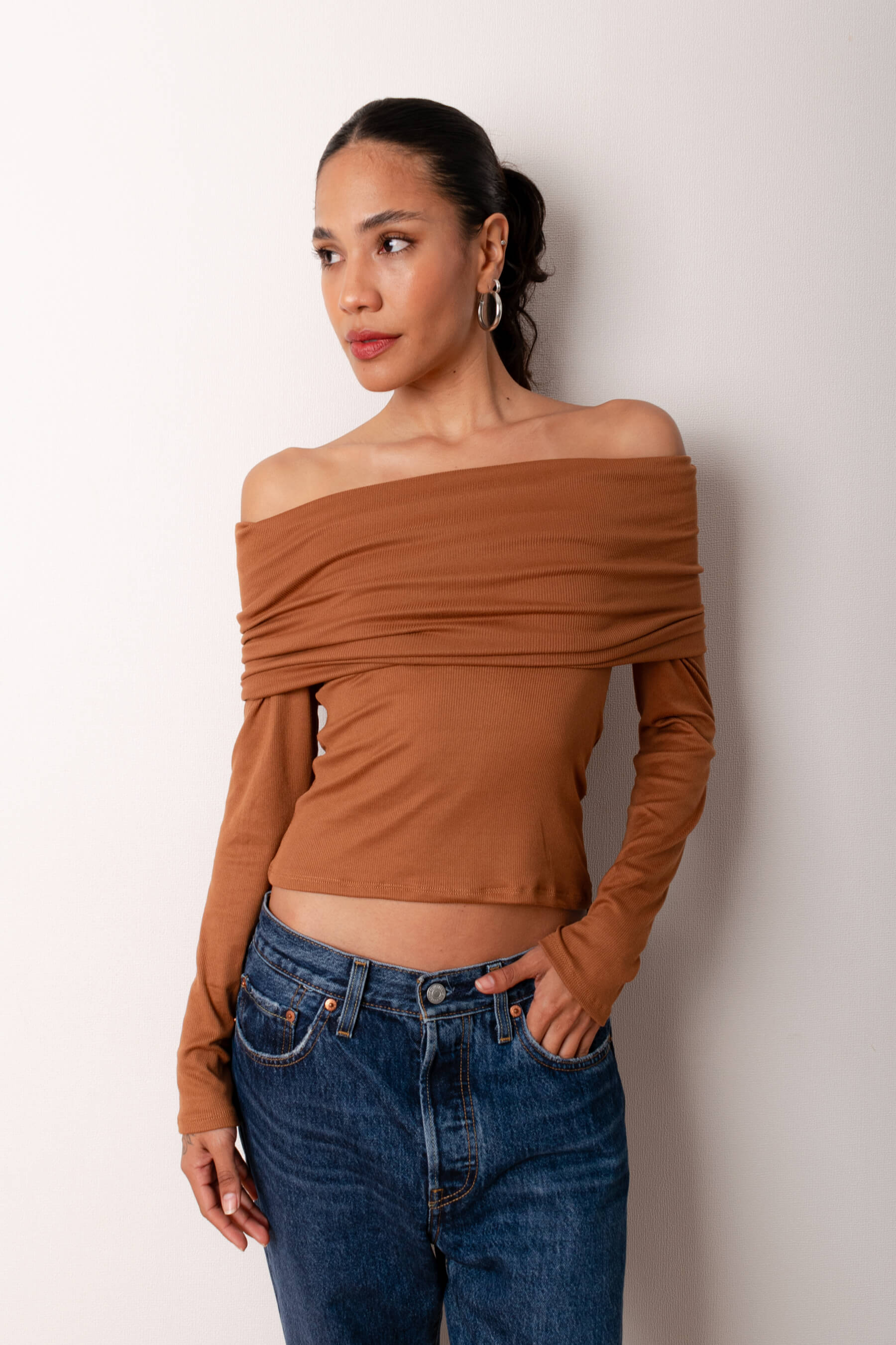 OFF SHOULDER CAMEL